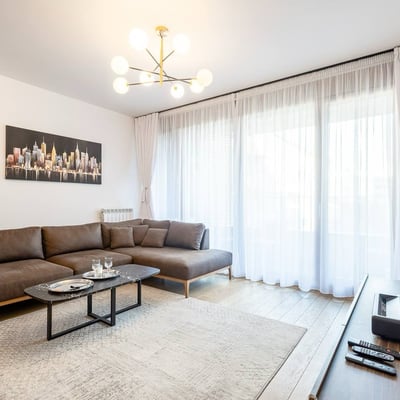 Долгосрочная аренда стильной 3-комнатной квартиры, 88 м², ЖК Skyline, Белград, Сербия